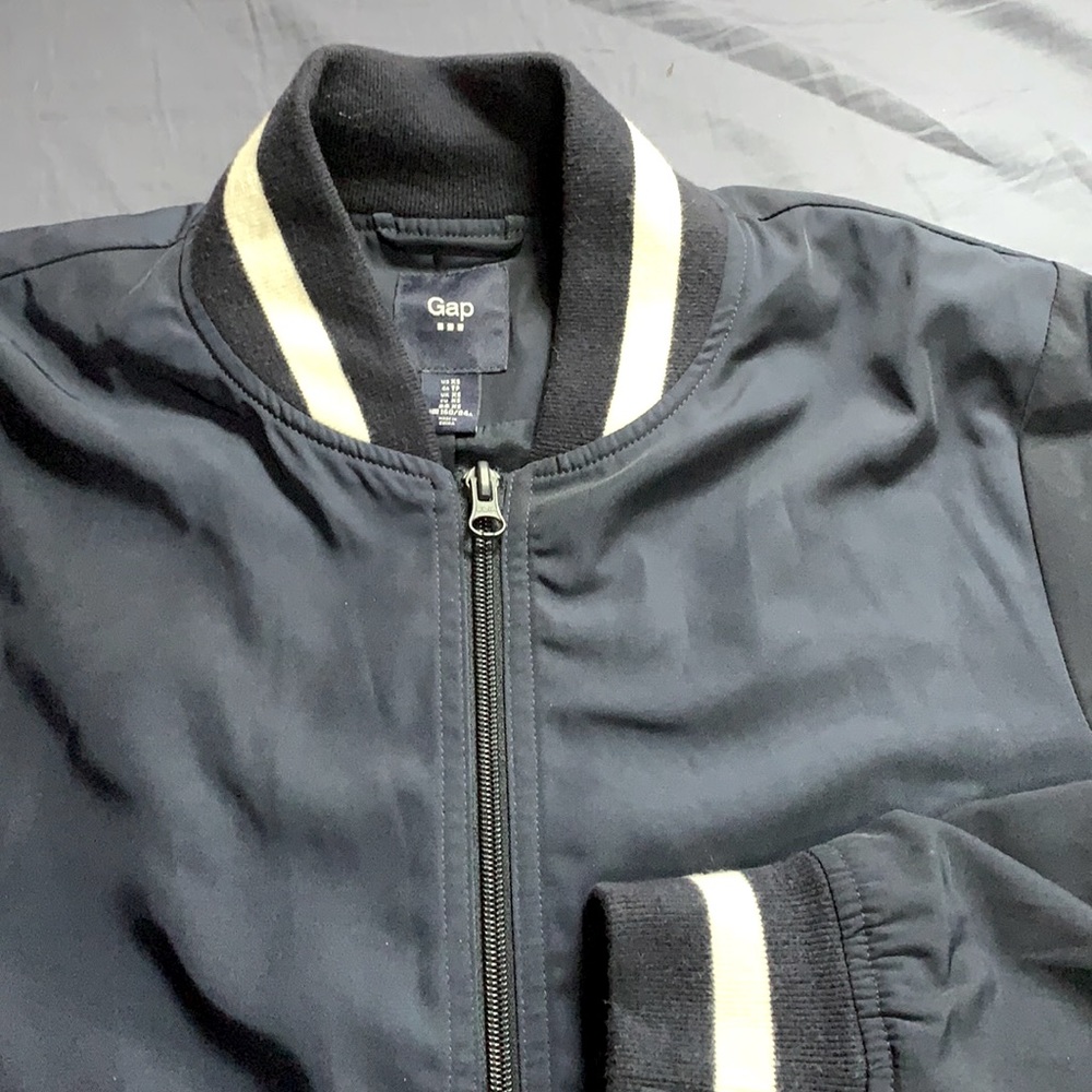 Gap jacket navy blue with white size xs used in great condition